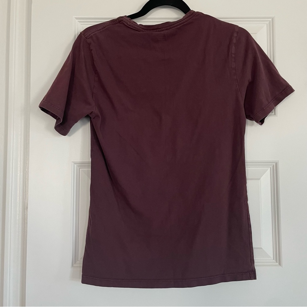 Levi's Burgundy Graphic Tee - Picture 6 of 6